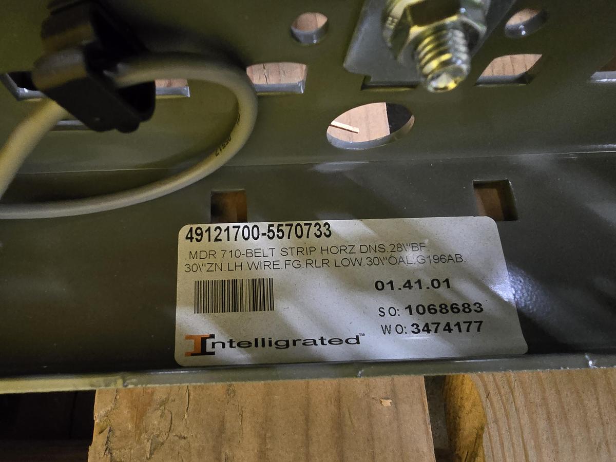 Used Intelligrated 28" x 30" MDR Belted Zero Pressure Accumulation Conveyor (#613)