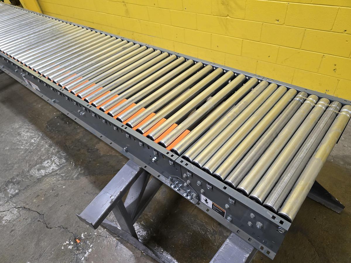 2018 Intelligrated 30.5"w x 15' Live Roller V-Belt Conveyor (529)