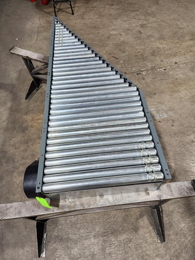 Used Intelligrated 24.5" Left Hand Powered Live Roller Spur (#14A)