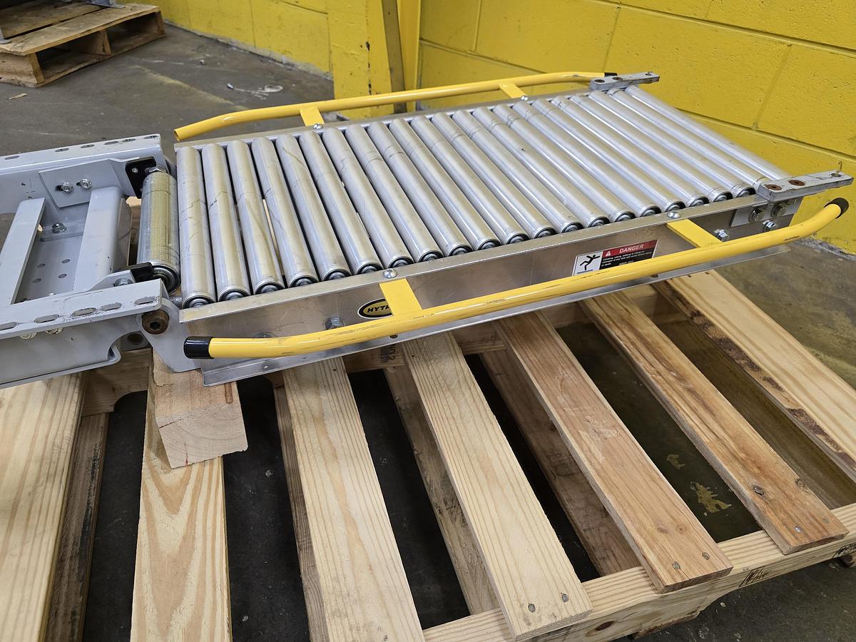 Used Hytrol 18" Lift Gate Conveyor (#638)