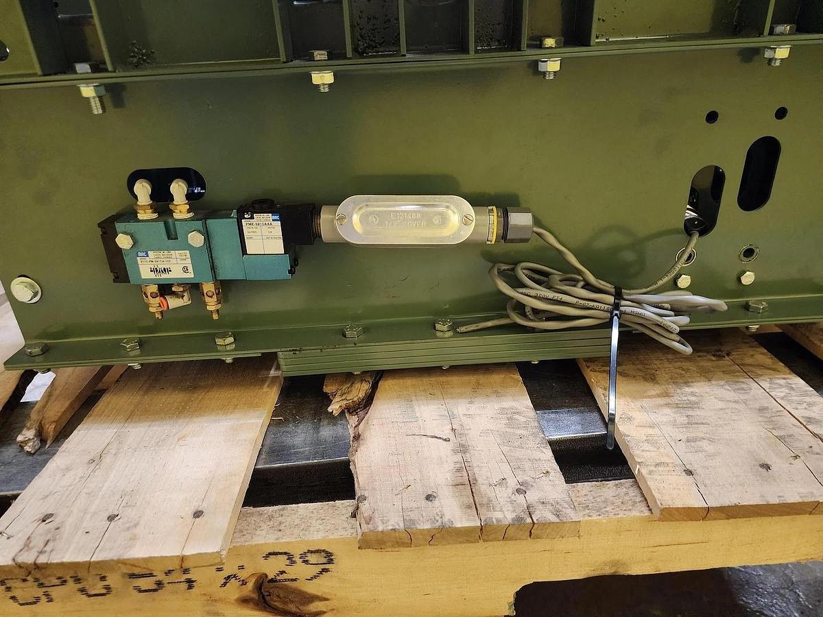 Used Hytrol 190E24EZ 24 volt 90 Degree Pop Up Divert Transfer Conveyor (#226)