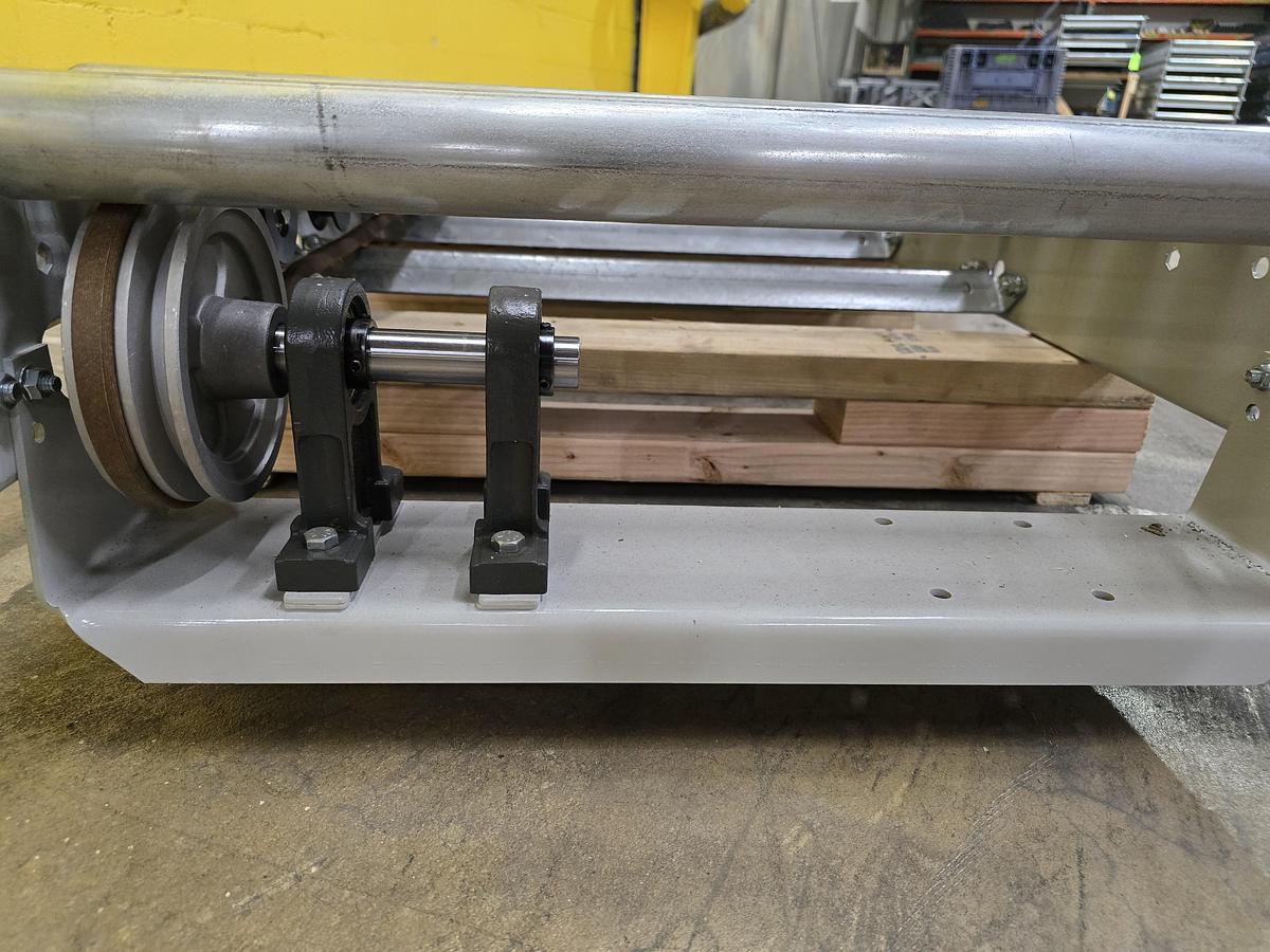 Used Hytrol 190ACC 28" x 4' Live Roller V-Belt Conveyor (#518)
