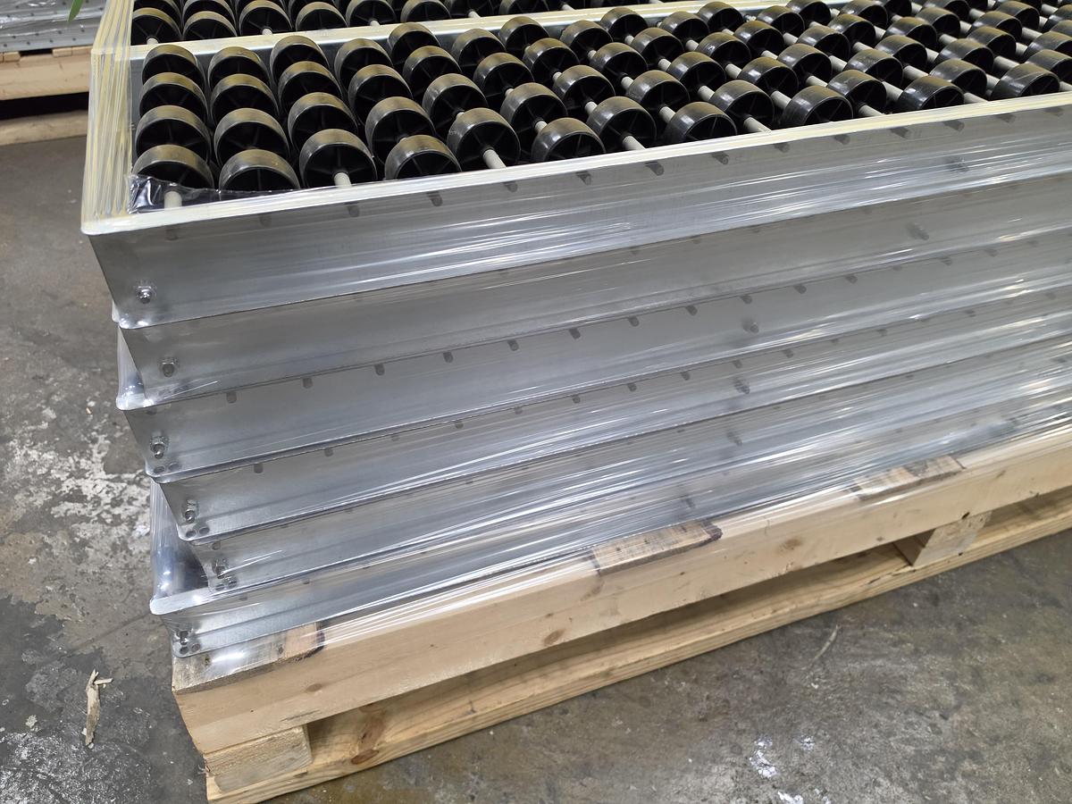 Used UNEX Span Track Wheel Bed Conveyor 12.75" x 11'4.5" (#643)