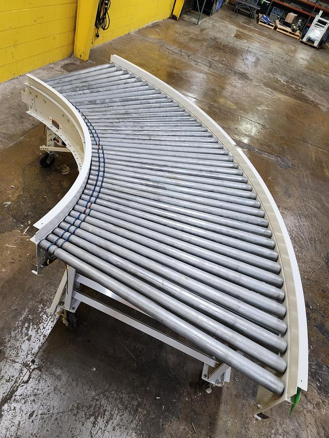 2021 UNUSED Roach 51" x 90 Degree Curve Live Roller Conveyor (#701)