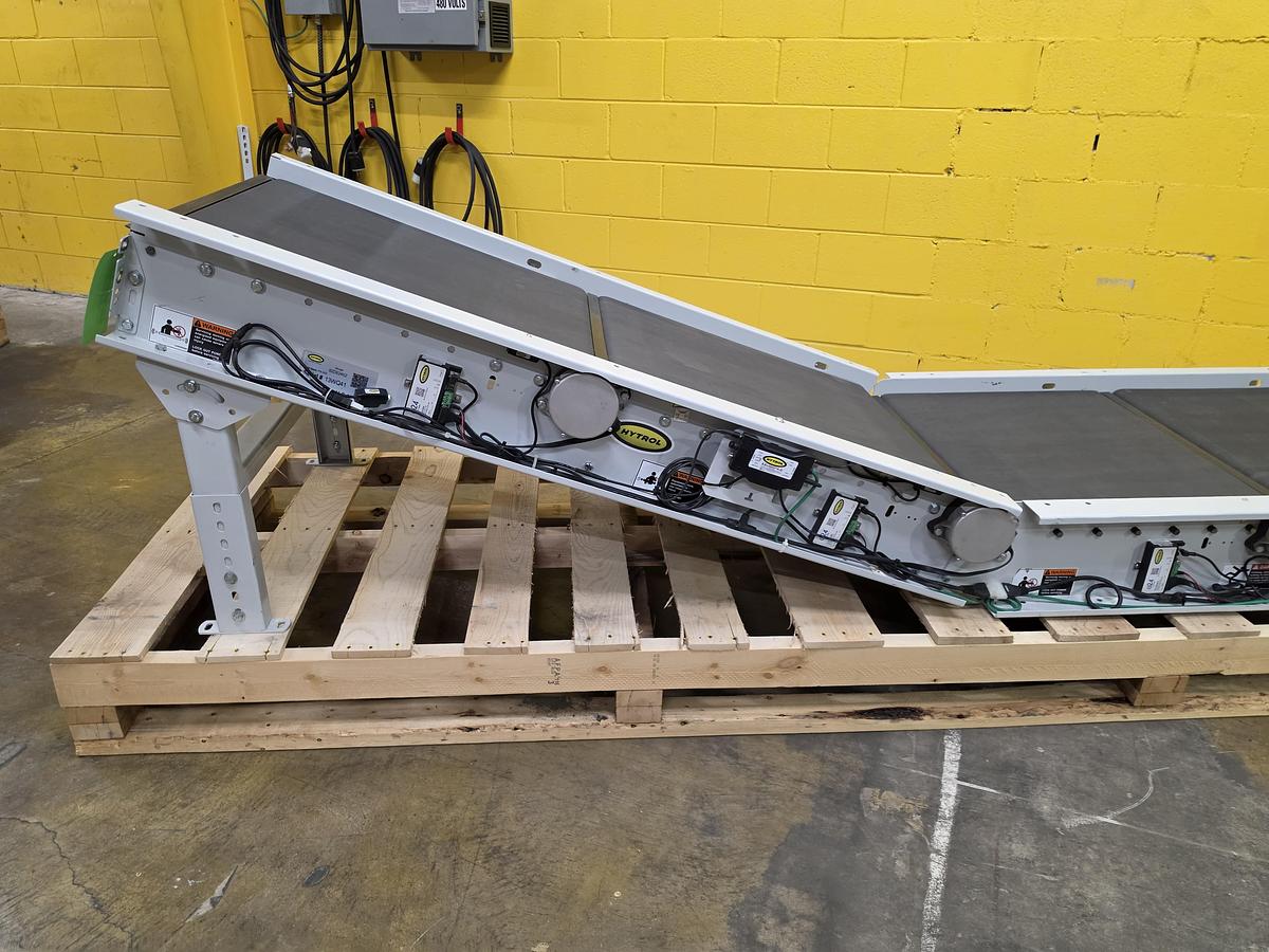 Used Hytrol BZDE24EZ Zero Pressure Roller Decline Conveyor 31.25" x 9'
