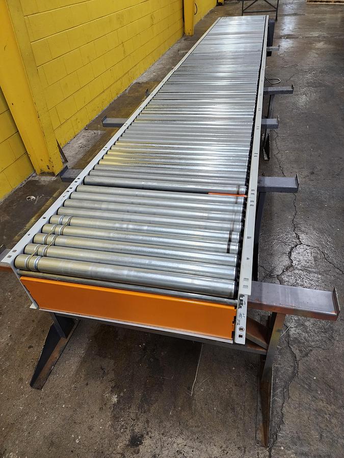 Used Intelligrated 30.5" x 18' Live Roller V-Belt Conveyor (#348)