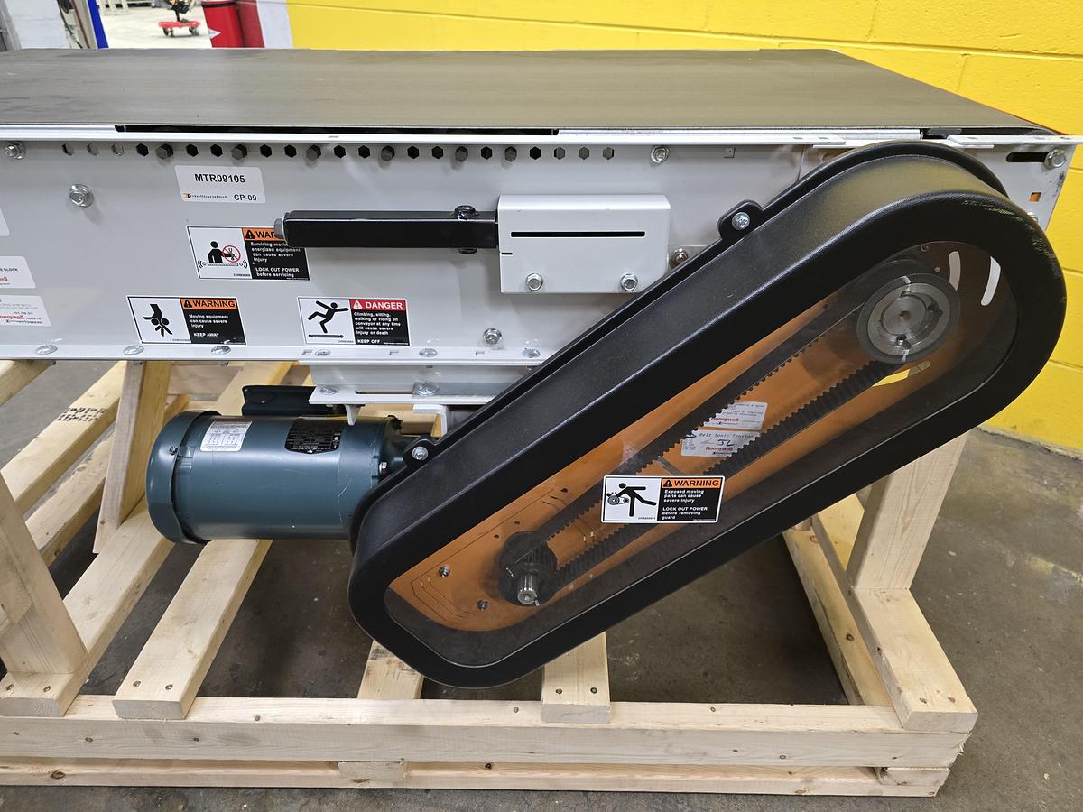 Used 2023 Intelligrated Roller Bed Belt Conveyor 30.5" x 5' (#374)