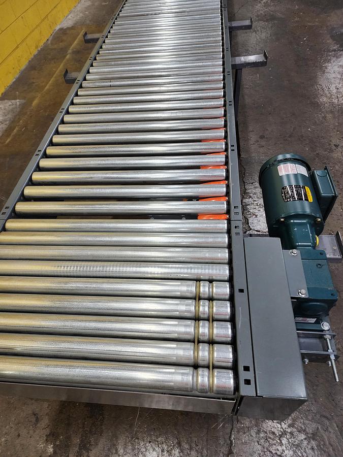 2018 Intelligrated 30.5"w x 24' Live Roller V-Belt Conveyor (16)