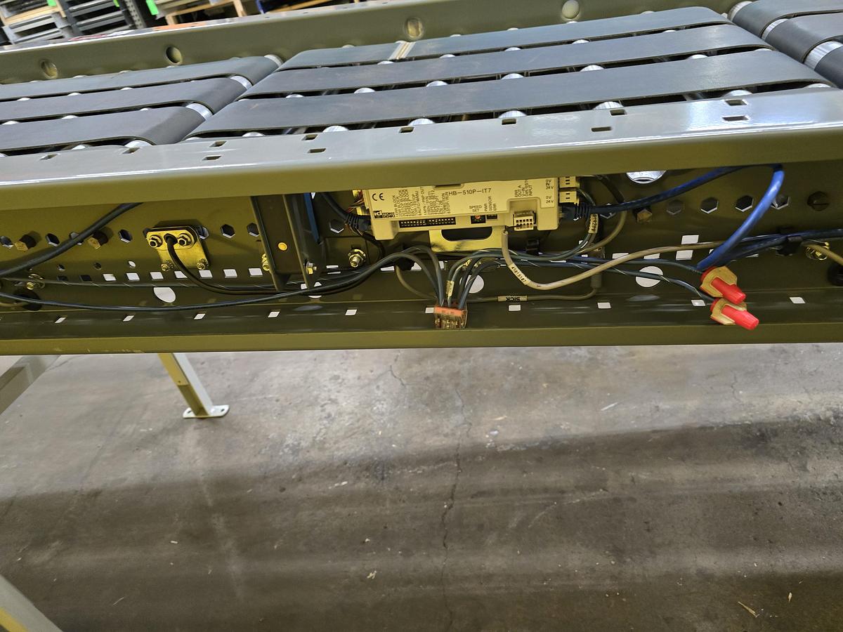Used Intelligrated 28"bf x 35' MDR Belted Zero Pressure Incline Conveyor (#430)