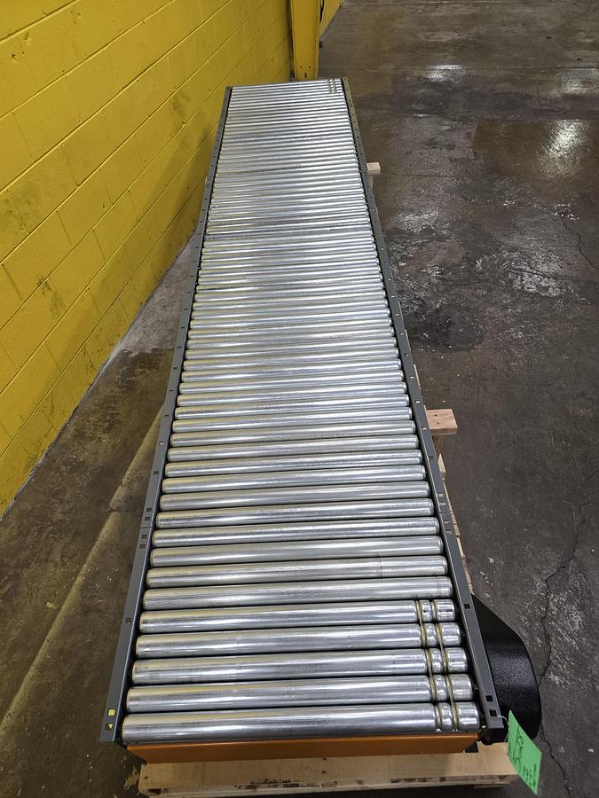 2018 Intelligrated 30.5"w x 11'11" Live Roller V-Belt Conveyor (526)