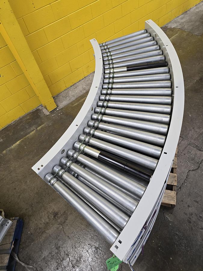 Used Intelligrated 28" Zero Pressure MDR 60 Degree Roller Curve Conveyor (#307)