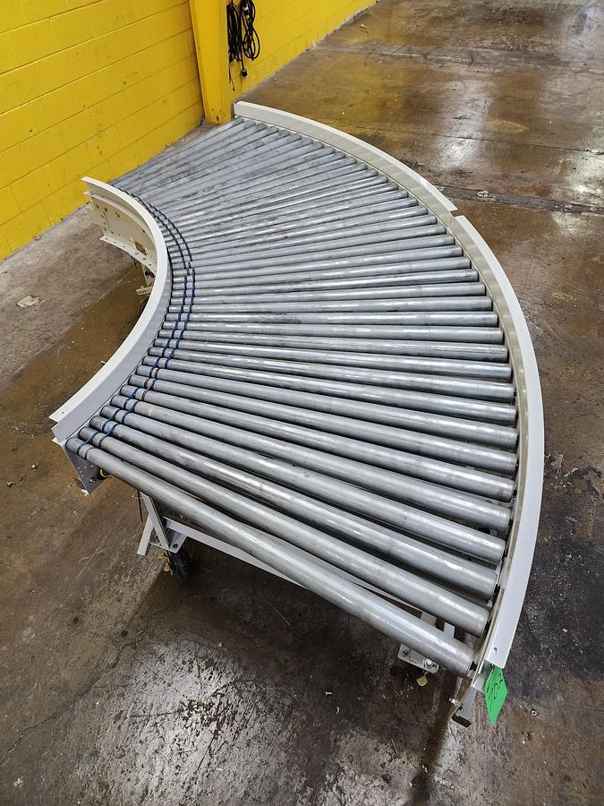 2021 UNUSED Roach 51" x 90 Degree Curve Live Roller Conveyor (#701)