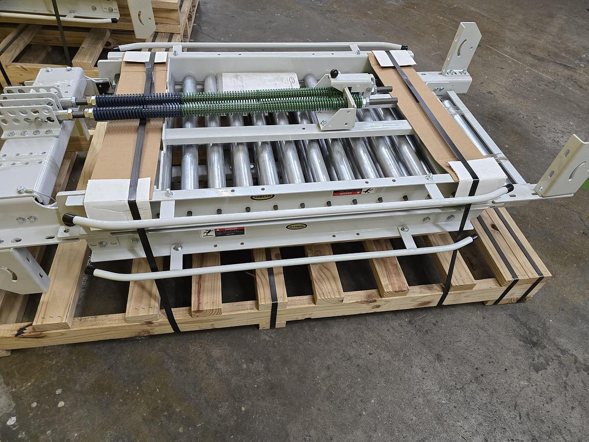 Hytrol 36" Lift Gate Conveyor (#592)