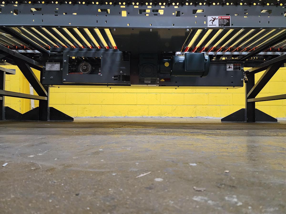 Intelligrated IntelliQ 36.5"w x 30' Live Roller Conveyor (528)
