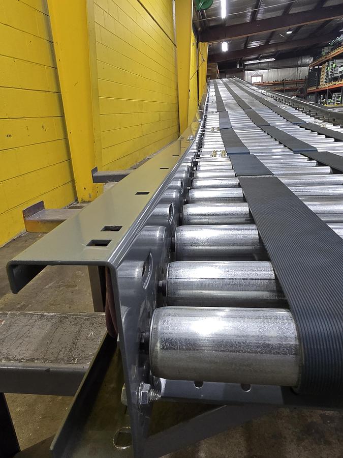 Used Intelligrated 33"bf x 37'6" MDR Belted Zero Pressure Incline/Decline Conveyor (#334)