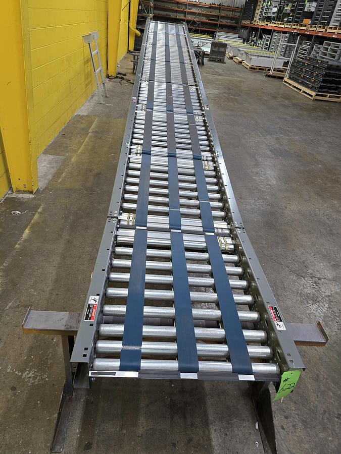 Used Intelligrated 33" x 27' MDR Belted Zero Pressure Incline/Decline Conveyor (#621)