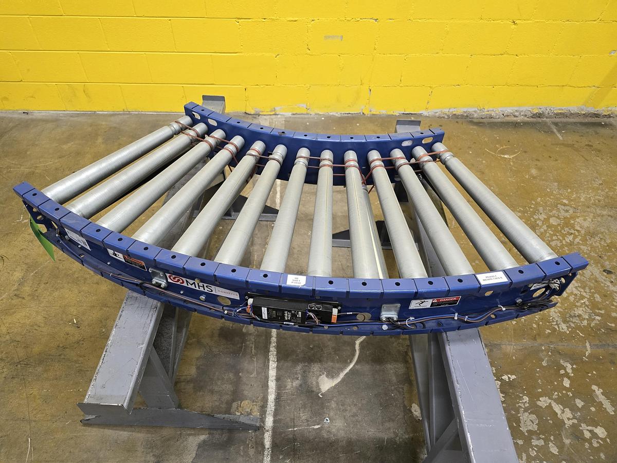Used MHS Itoh Denki 22" MDR 60 Degree Zero Pressure Accumulation Conveyor (#285)