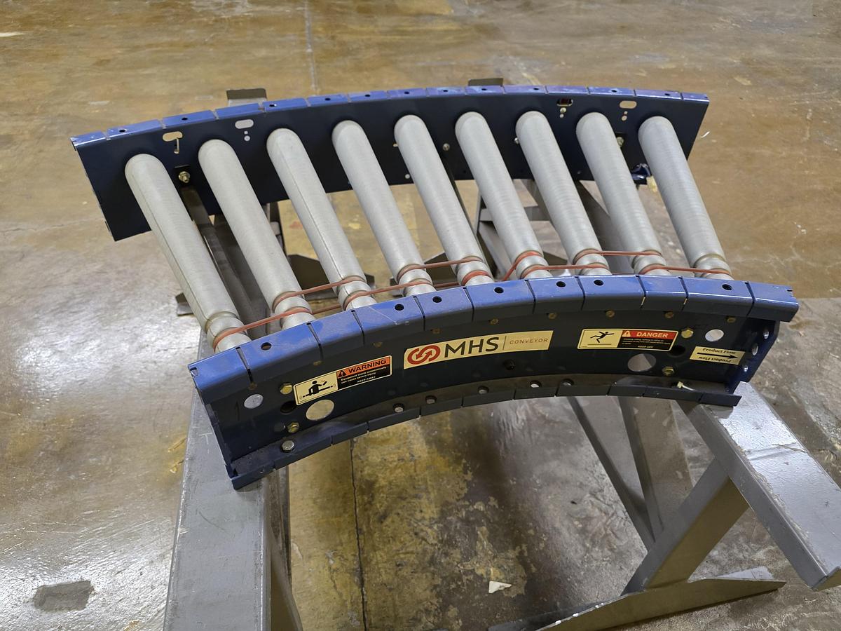 Used MHS Itoh Denki 22" MDR 45 Degree Zero Pressure Accumulation Conveyor (#285)