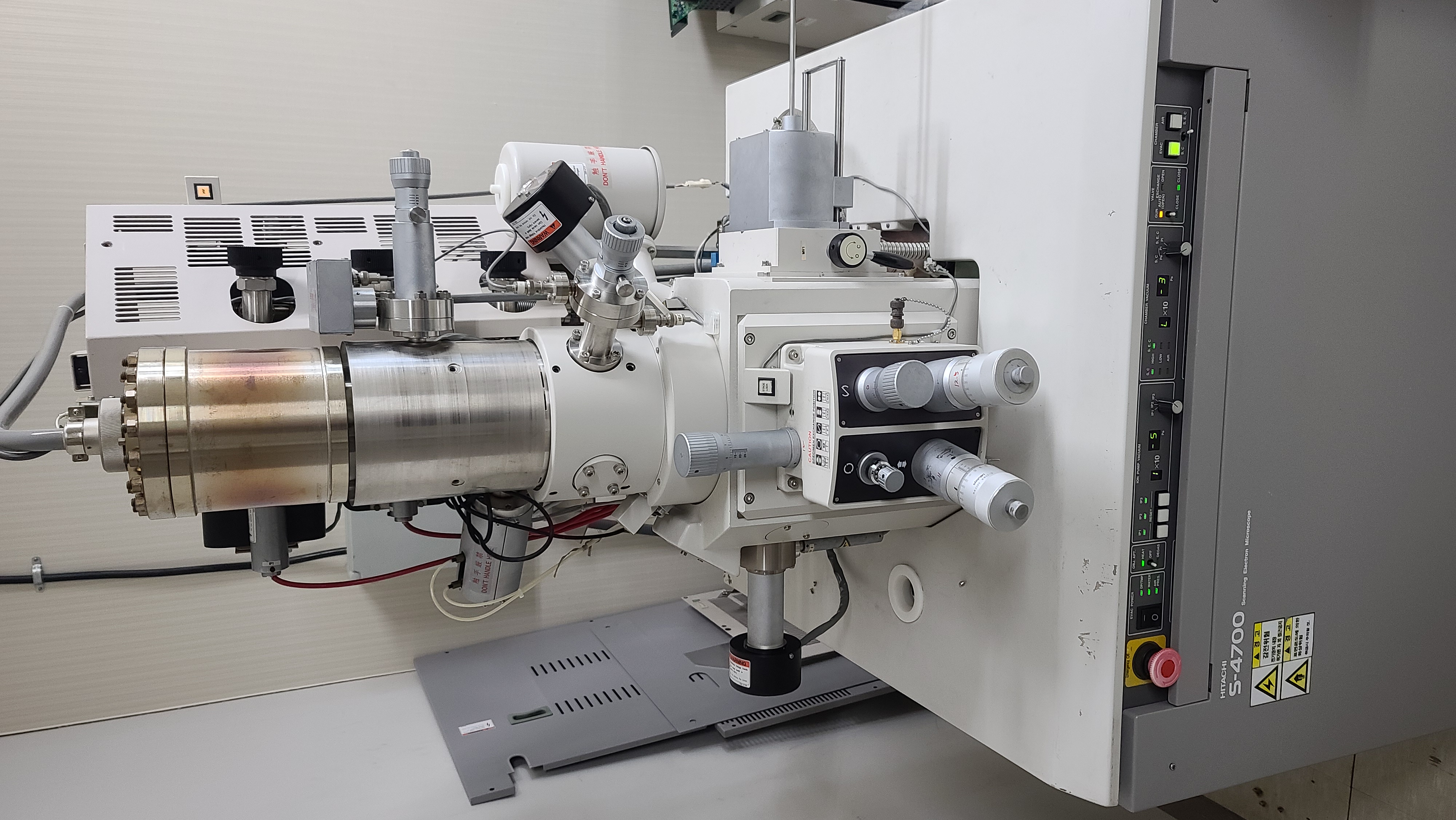 Used Hitachi S-4700 Type I