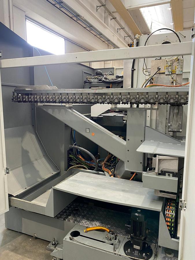 Used 2004 DECKEL MAHO DMC-60T