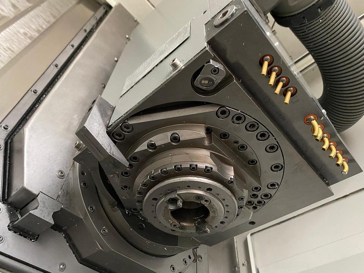 Used 2004 DECKEL MAHO DMC-60T