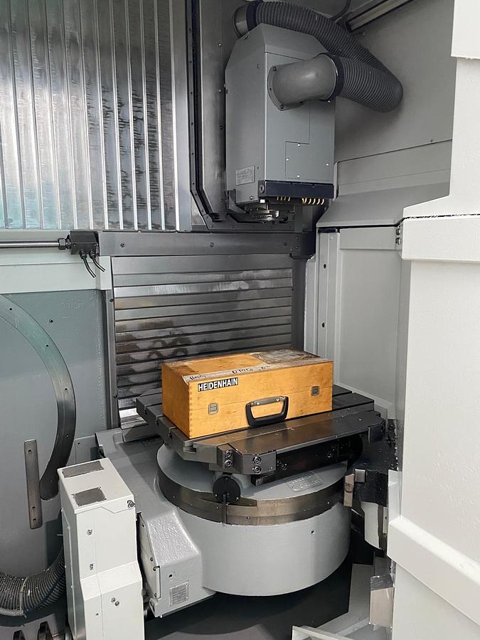 Used 2004 DECKEL MAHO DMC-60T