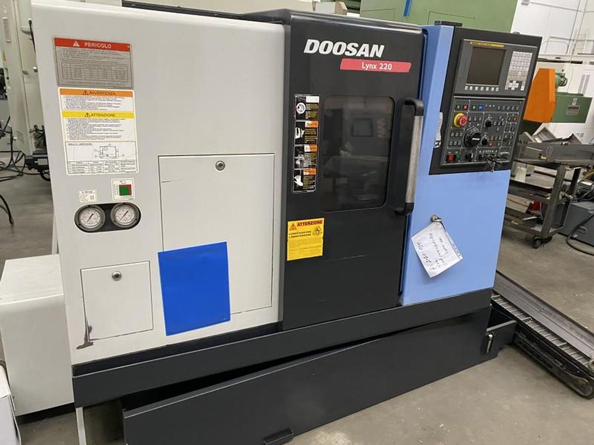 Used 10/2008 Doosan LYNX 220C