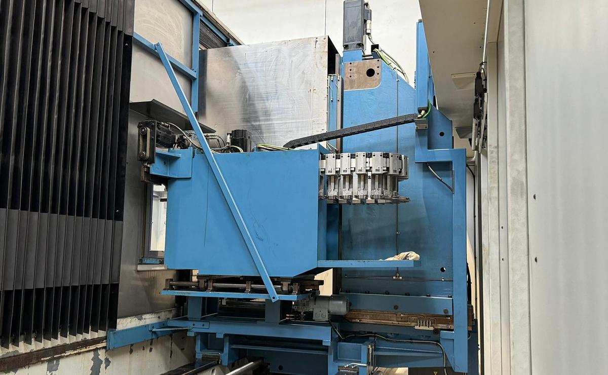 Used 2004 AXA VSC 3-4000M