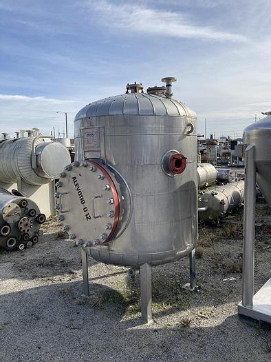 Used Bendel approximately 450 gallon vertical 304 stainless steel pressure tank