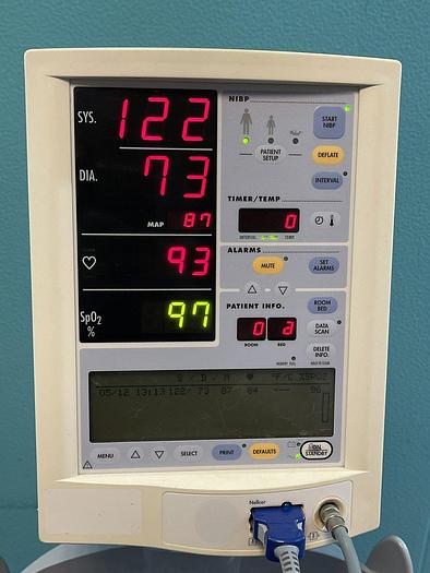 Used Datascope Accutorr Plus Patientenmonitor auf Trolley mit Zubehör