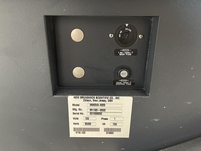 Used New Brunswick Scientific Innova 4300 Incubator Shaker 120V
