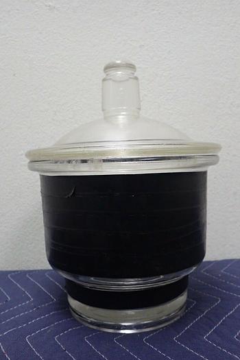 Used Pyrex 8 Inch Diameter Glass Desiccator w/ Lid & Coors Ceramic Plate