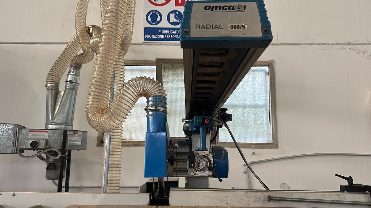 Usato Troncatrice RADIALE OMGA 900/5