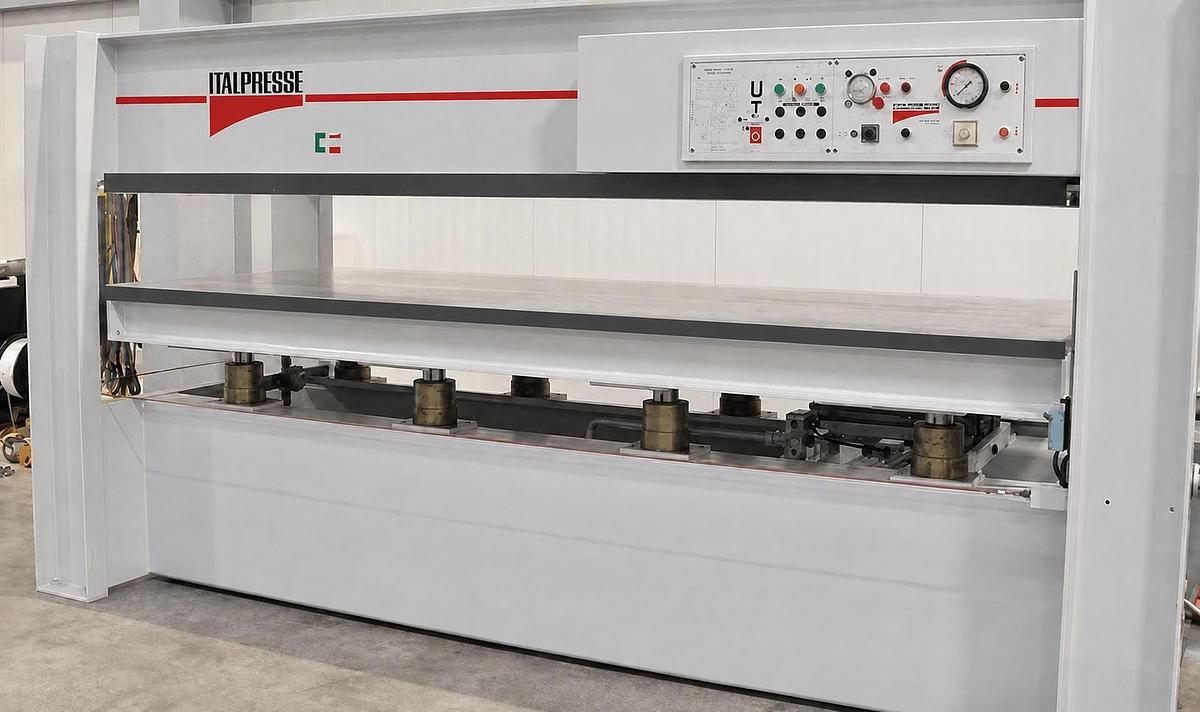 Revisionato pressa a caldo ITALPRESSE UT8 3000 mm