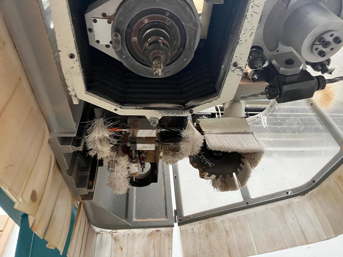 Revisionato centro di lavoro ESSETEAM 4 assi