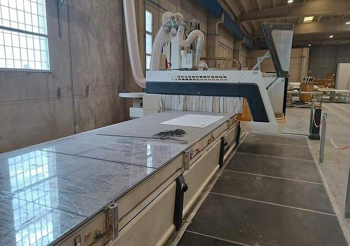 CENTRO DI LAVORO SCM RECORD 240 5 ASSI