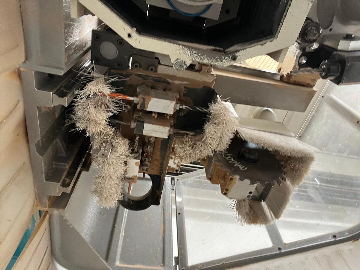 Revisionato centro di lavoro ESSETEAM 4 assi