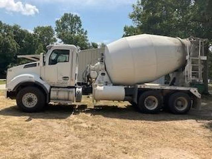 Used 2018 Kenworth Rear Discharge Mixer Trucks (3)