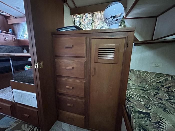 Used 1986 Marinette 39' Double Cabin
