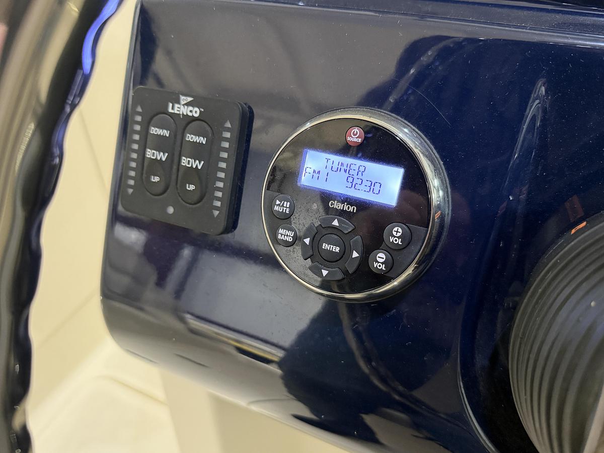 Used 2014 Pursuit 265 DC