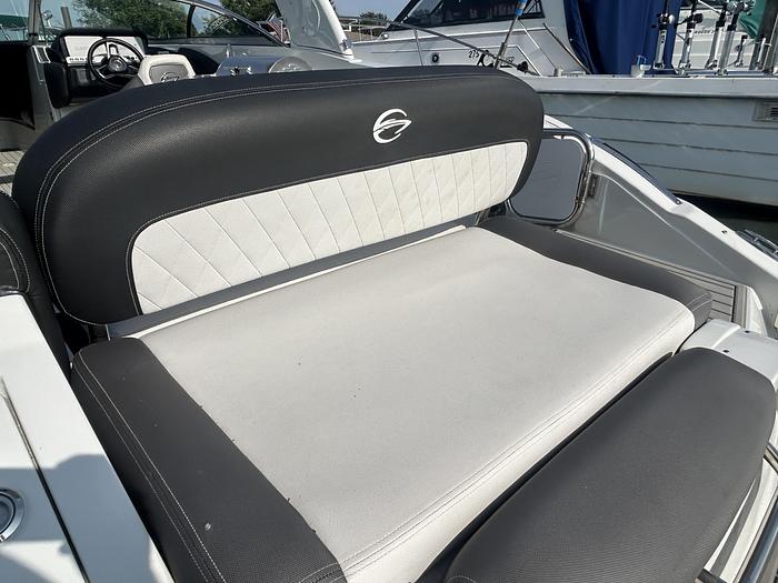 Used 2022 Crownline E285