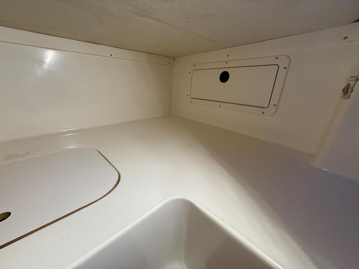 Used 1998 Pursuit 2860 Denali