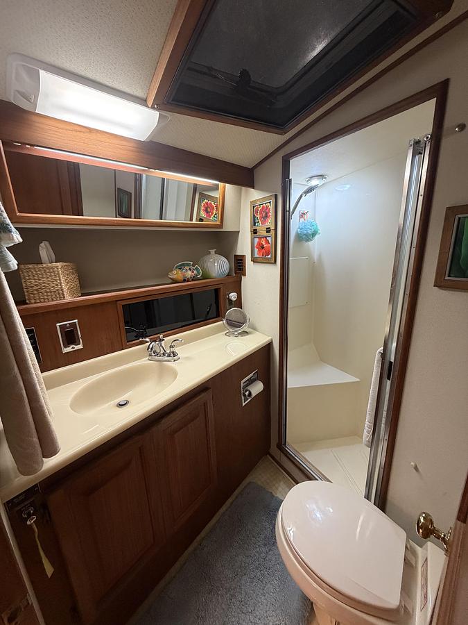 Used 1986 Viking 48 Motor Yacht