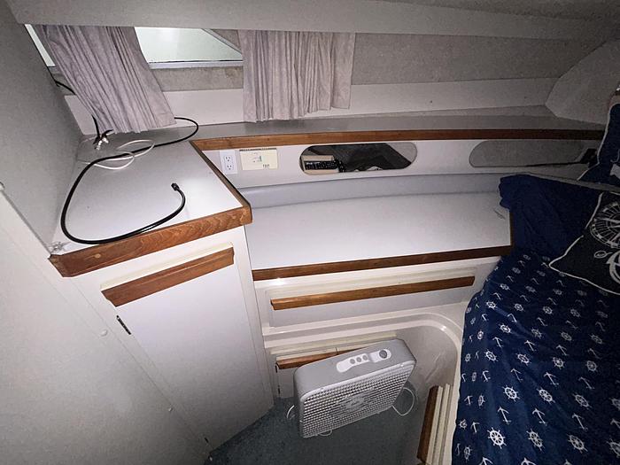 Used 1990 Carver 3257 Montego