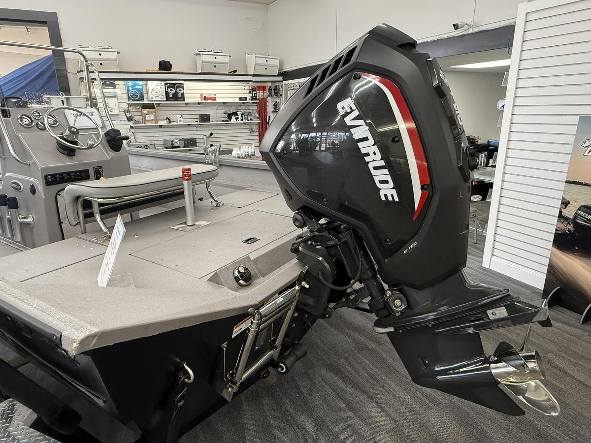 Used 2020 Alumacraft 20 Bay