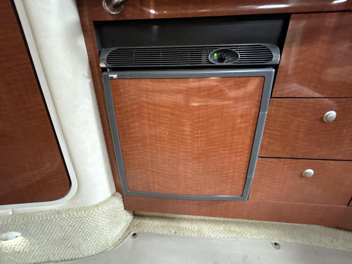 Used 2005 Sea Ray 320 Sundancer