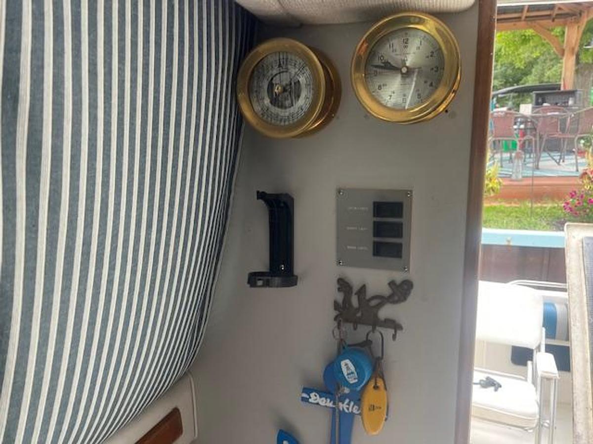 Used 1991 Sea Ray 370 Sedan Bridge