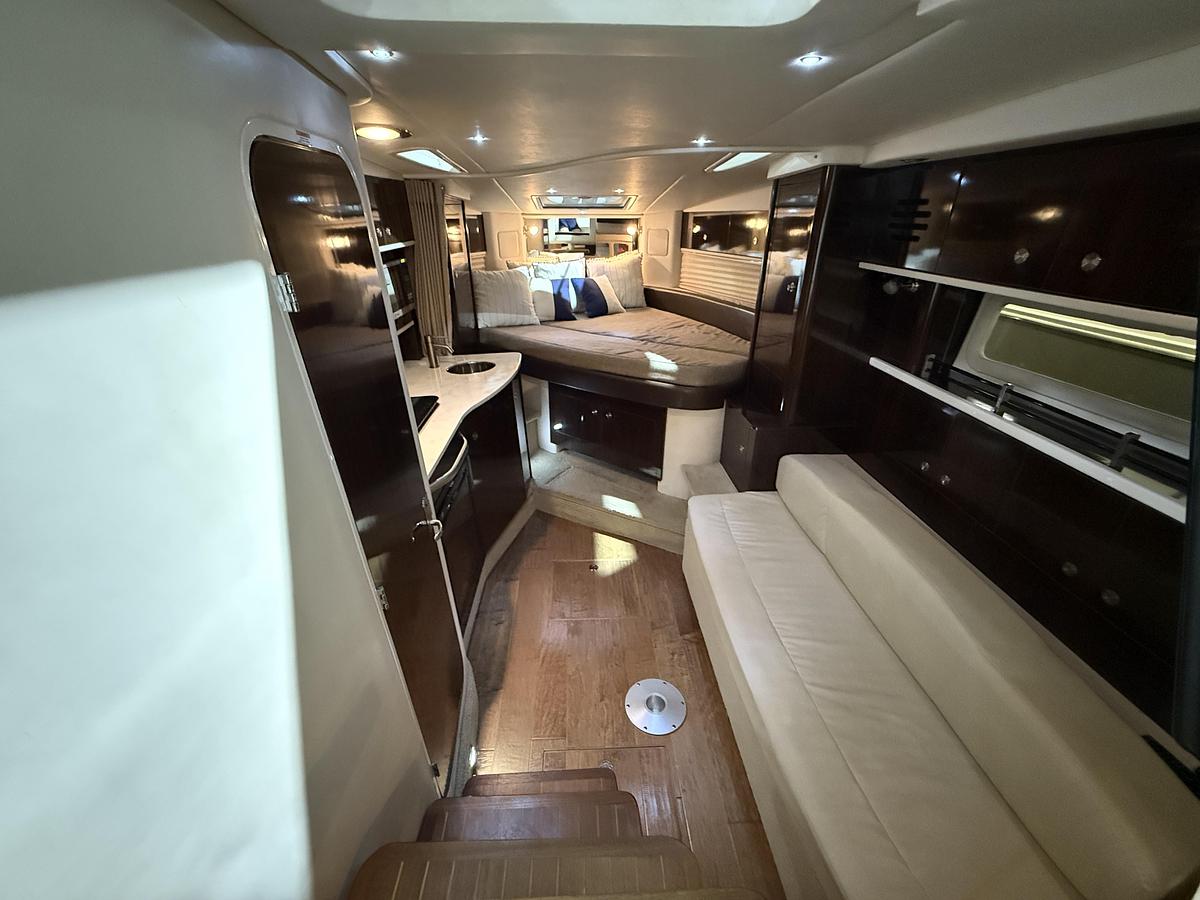 Used 2017 Sea Ray 330 Sundancer