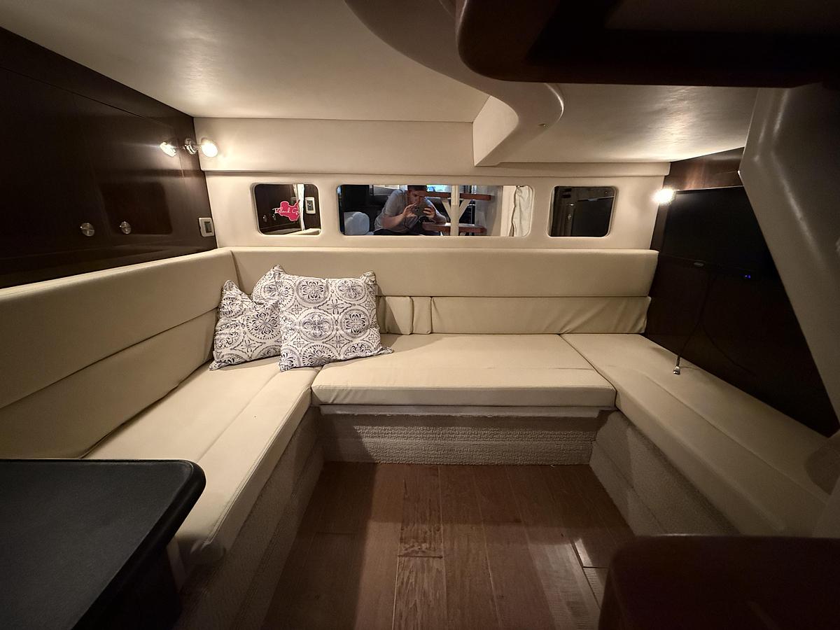 Used 2017 Sea Ray 330 Sundancer