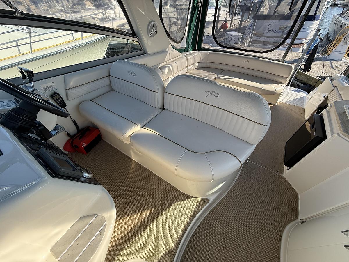 Used 2000 Monterey 322 Cruiser